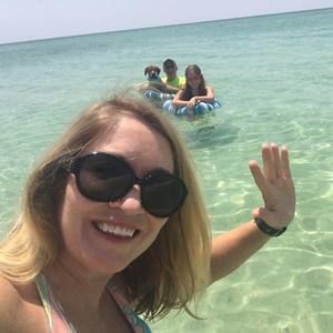 Meet your Posher, Courtney